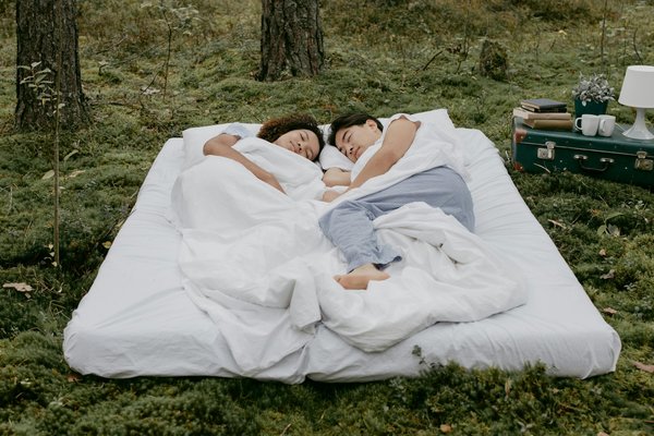Matelas camping confortable : le compagnon idéal des aventuriers